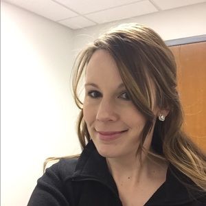 Meet your Posher, Dena